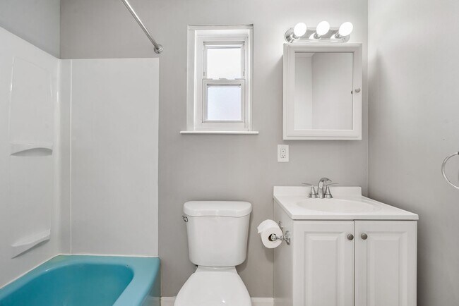 Foto del edificio - Newly updated 3Bed/1.5bath in West Mifflin