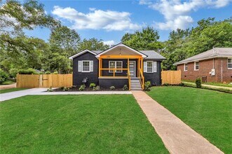 Building Photo - 388 Sargent Dr SE