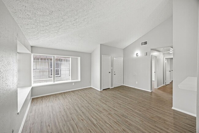 Building Photo - 10066 Sharpton Dr