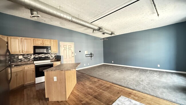 Foto del edificio - UPSCALE DOWNTOWN CONDO