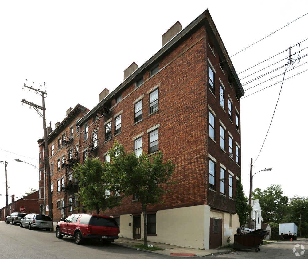 Building Photo - 2335 May St