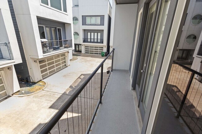 Foto del edificio - 2025 Colquitt St