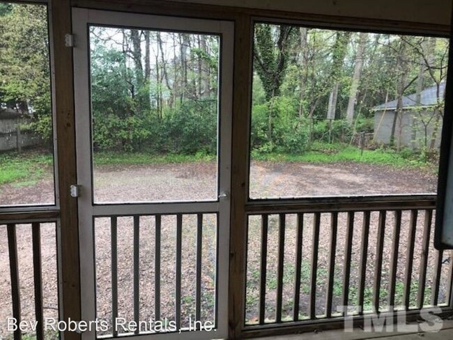 Building Photo - 2 br, 1 bath House - 708 West Roanoke Park...