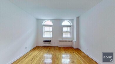 Building Photo - 402 E 83rd St