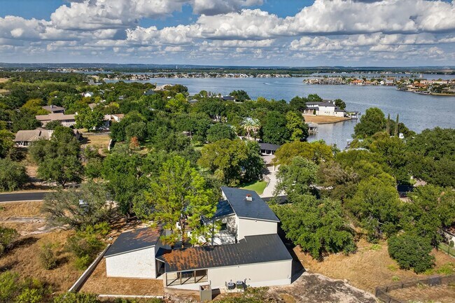 Foto del edificio - 820 Broken Arrow