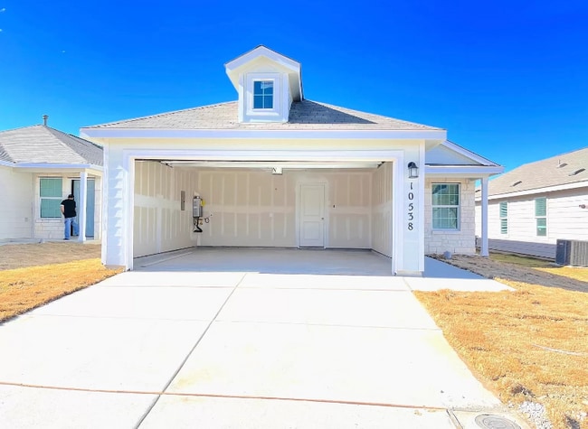 Photo - 10538 Varmus Dr (Converse, TX) House