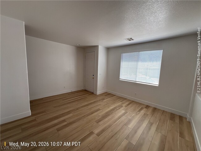Building Photo - 8027 Sapphire Cove Ave