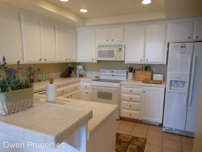 Building Photo - 2 br, 2 bath  - 49 Kingston Ct.