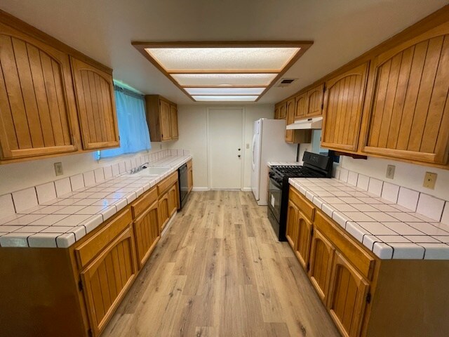 Building Photo - 49774 Canoga Dr