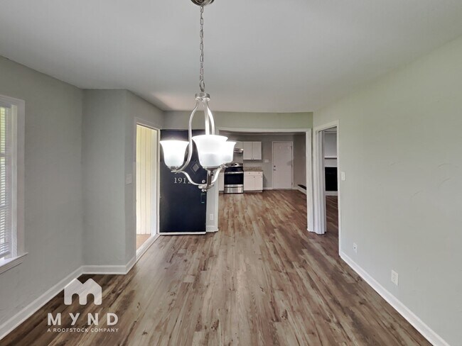 Foto del edificio - 1912 Timber Ln Dr
