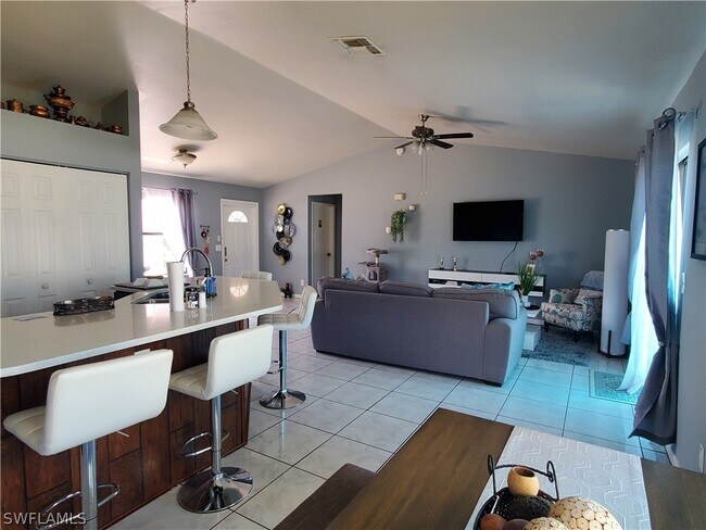 Building Photo - 3410 SW 11th Ct
