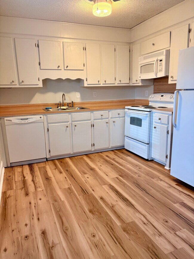 Foto del edificio - 101 Lael Ct