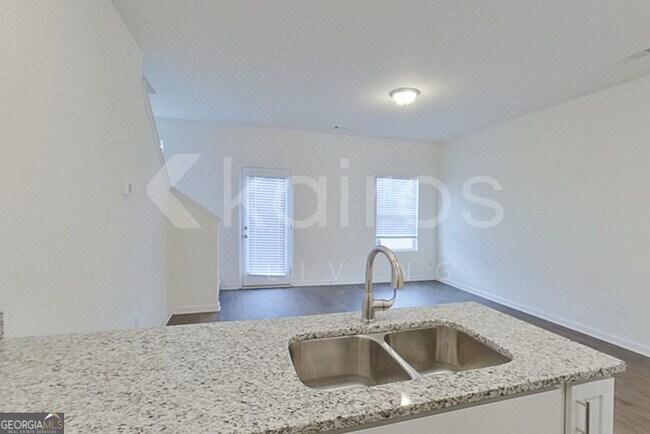 Building Photo - 202 Long Is Dr