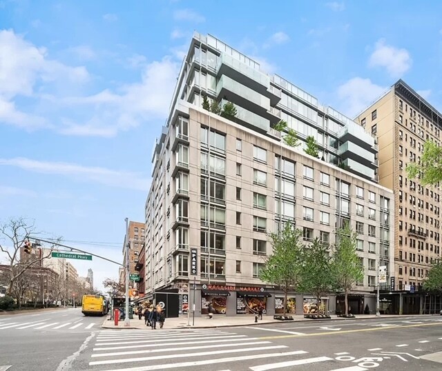 Primary Photo - 545 W 110th St
