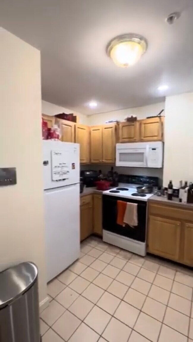 Foto del edificio - 1404 Beacon St