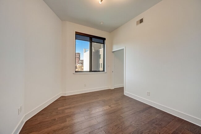 Interior Photo - Venture Commons