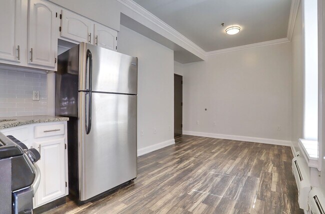 Foto del edificio - 6311 Dewey Ave