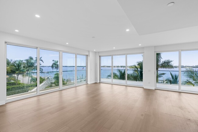 Building Photo - 3611 S Flagler Dr