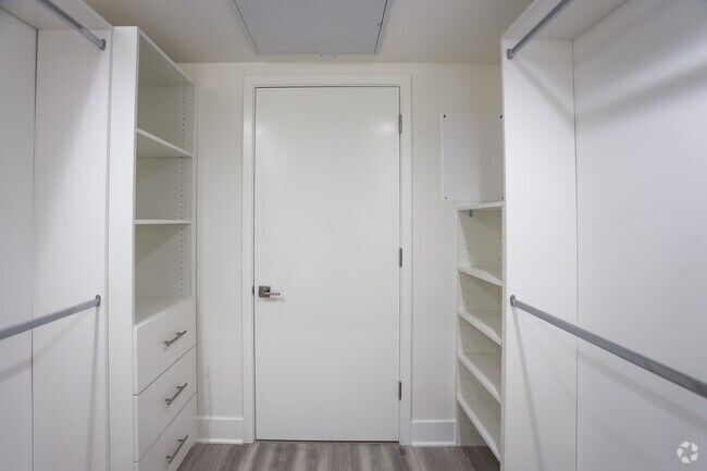 2BR, 2BA-1002 SF - The Luxe Residential