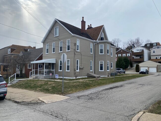 Building Photo - 114 Olympia St