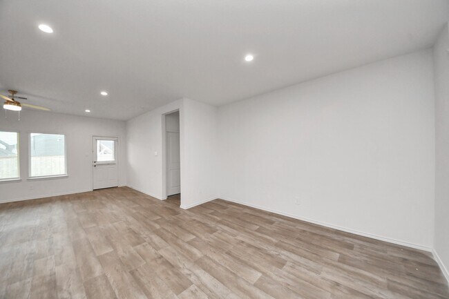 Foto del edificio - 31303 Heddington Ln