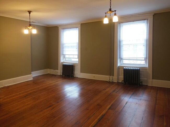 Building Photo - 421 Fairmount Ave