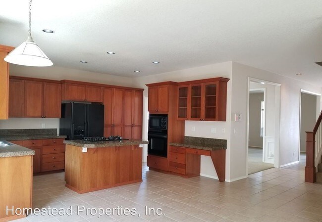 Building Photo - 17004 NW Mesa View Ln