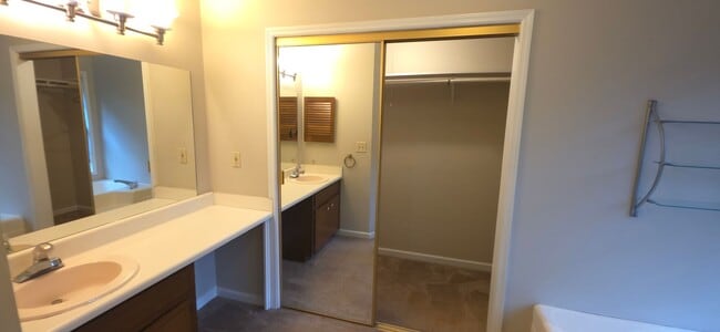 Building Photo - Beautiful Home in Tucker