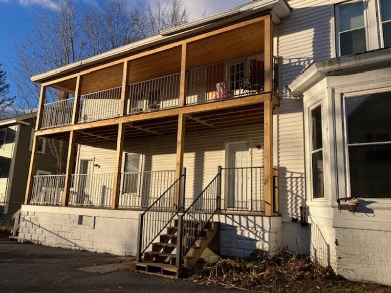 Primary Photo - 103 S Lincoln St