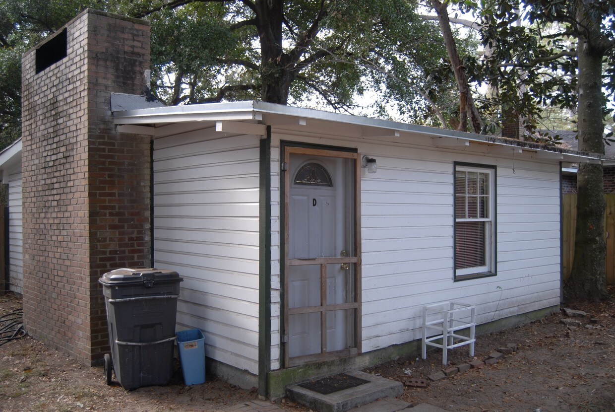 Building Photo - 1131 Leesville St