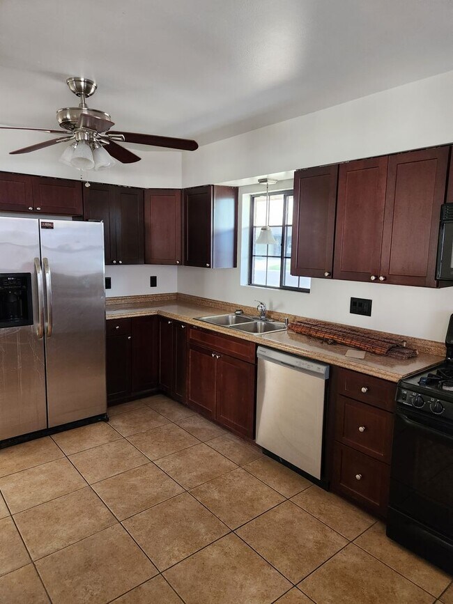 Foto del edificio - 3bedroom 2 bath home in North Phoenix