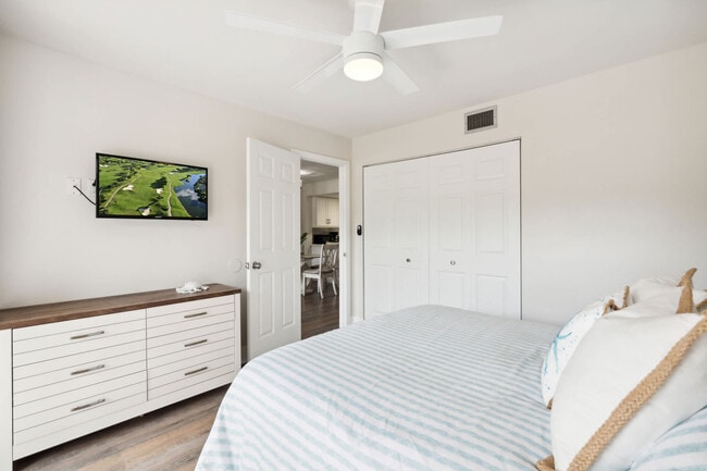 Building Photo - 600 Neapolitan Way