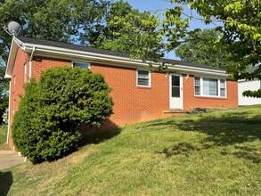 Building Photo - 518 Scenic Dr