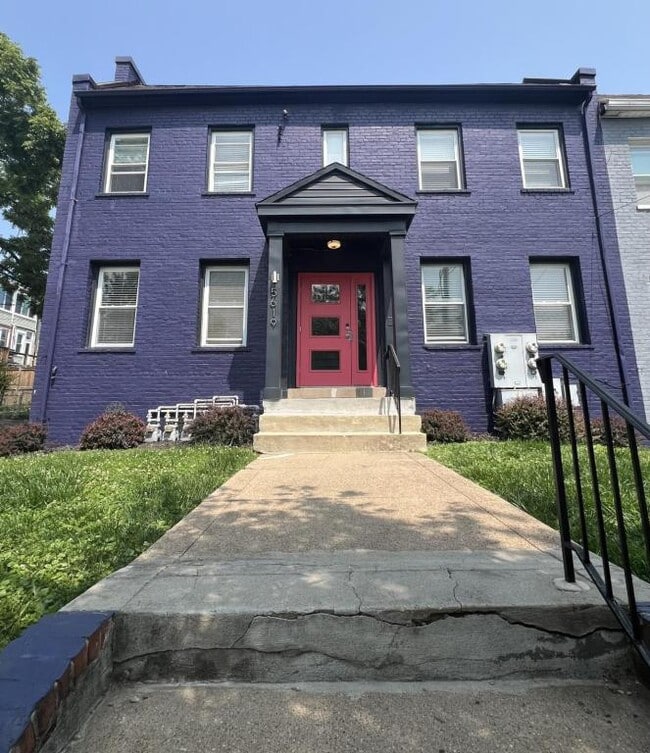 Building Photo - 5619 1st Pl NW