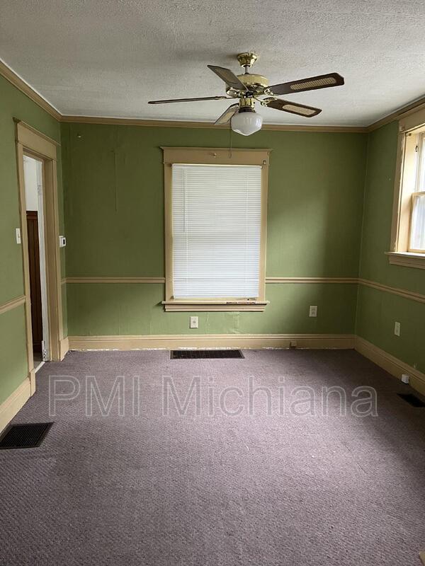 Building Photo - 808 E Bowman St