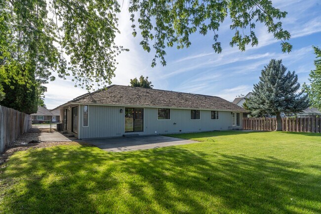 Foto del edificio - Beautiful Home In Quiet Neighborhood