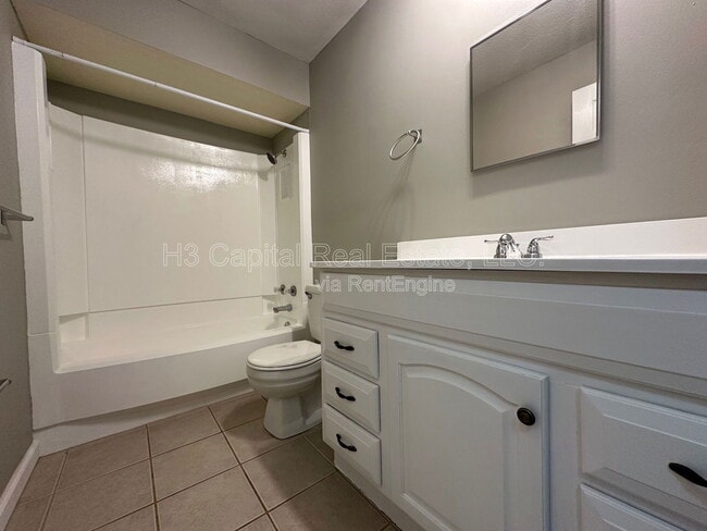 Foto del edificio - 302 Woodhenge Dr