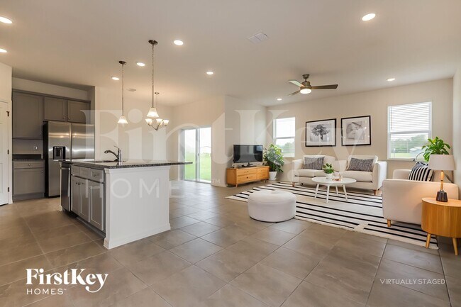 Foto del edificio - 608 Crown Rose Dr