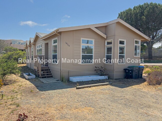 Foto del edificio - LEASE PENDING- Spacious Home in Bayview He...