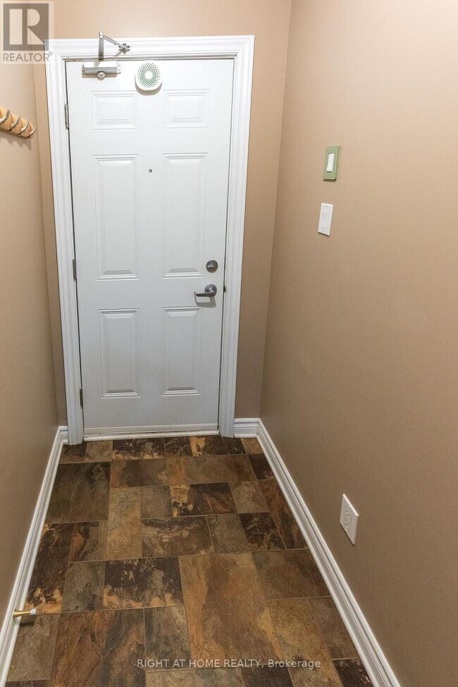 Photo du bâtiment - 772 Chapman Mills Dr