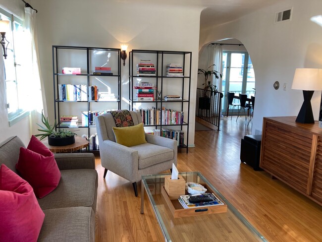 living room - 2000 Washington Ave