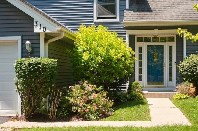 Foto del edificio - 310 Chesterfield Ln