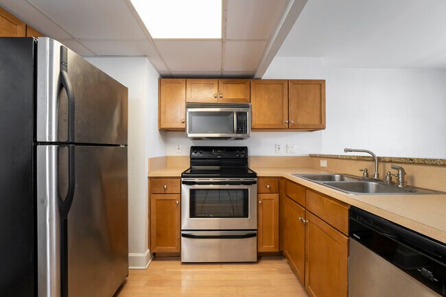 Building Photo - 151 E Washington St