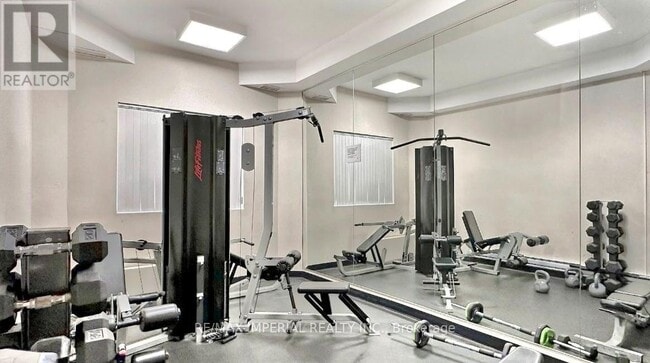 Building Photo - 35 Empress Ave