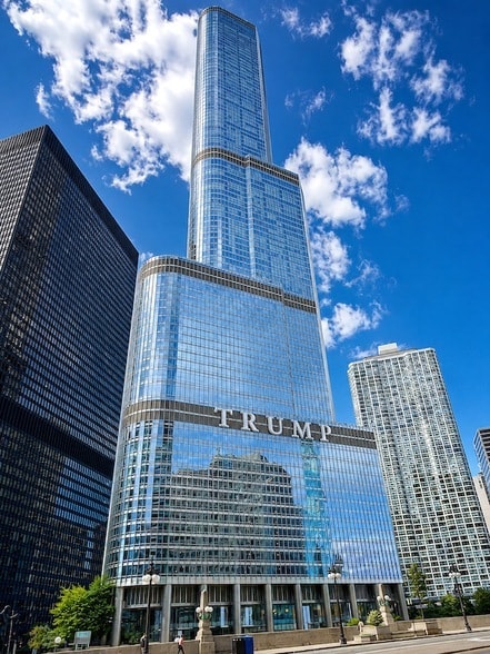 Building Photo - 401 N Wabash Ave