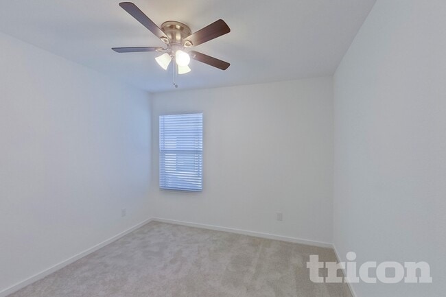 Foto del edificio - 831 Ginkgo Wy