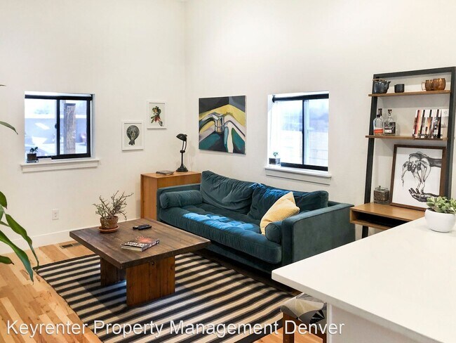 Foto del edificio - 2 br, 2 bath House - 1039 Stuart St