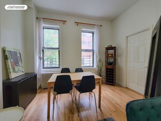 Building Photo - 344 E 51st St