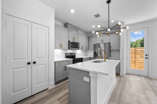 Foto del edificio - 4610 Crown Grove Ln