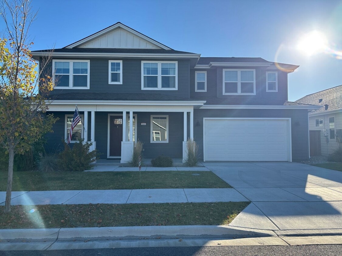 Primary Photo - PET FRIENDLY home available